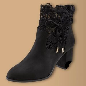 LASCANA Ankle Boots in Black